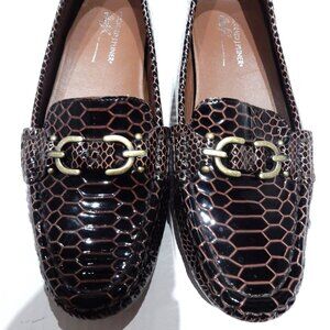 Donald J Pliner "Viky" Brown Crocodile Embossed Patent Drivers in Size 7M